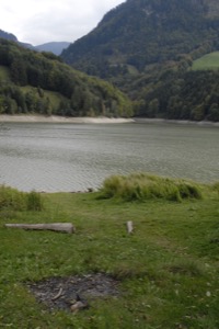 Place de pic-nic au bord du lac, Suisse