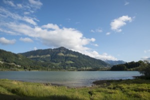 Lac de la Gruyère et Dent de Broc, Suisse